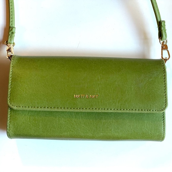 Matt & Nat Green Crossbody Purse - Picture 1 of 5